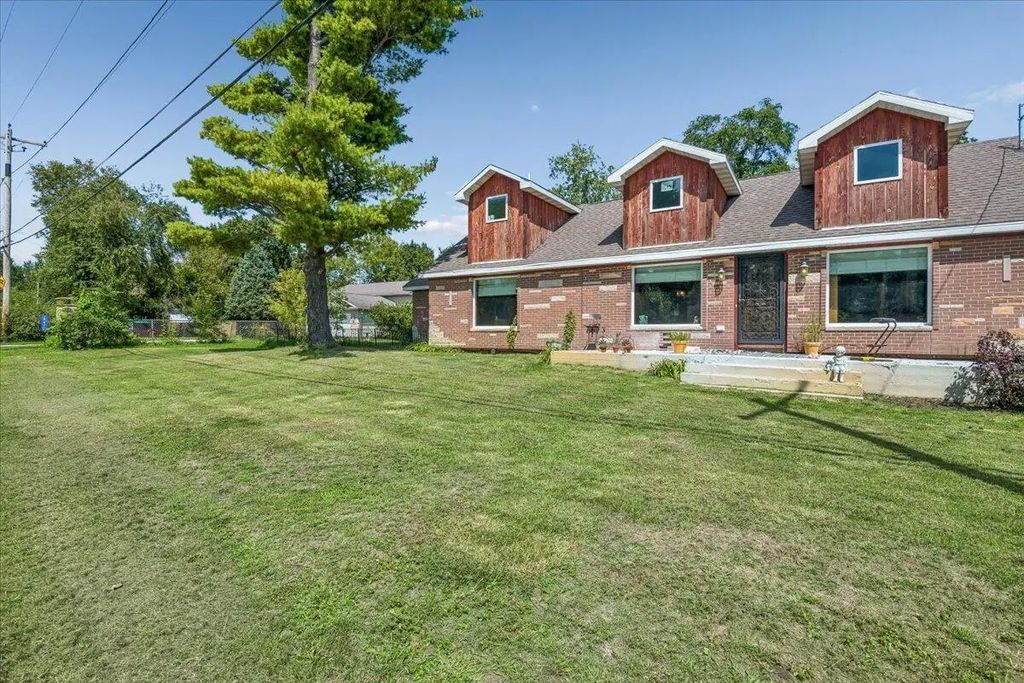 27410 Camp Lake Rd, Salem Lakes