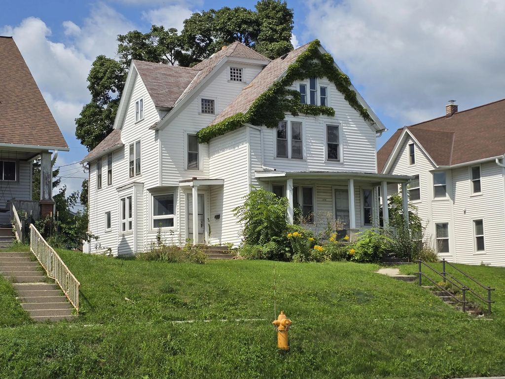 130 S 7th Ave 132, West Bend