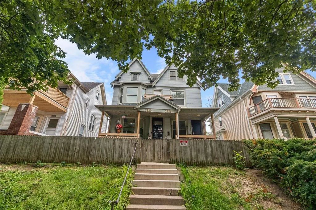 2829 W Juneau Ave 2831, Milwaukee