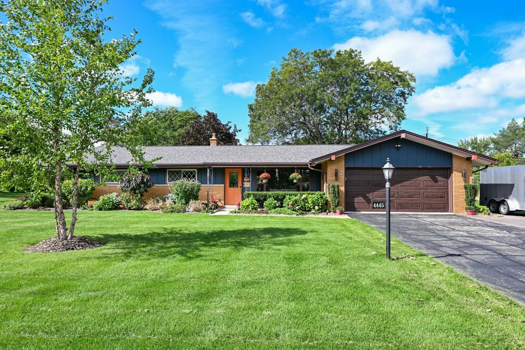 4445 N 135th St, Brookfield