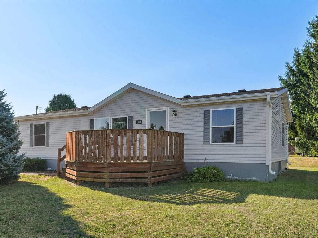 304 Park Ln, Mishicot