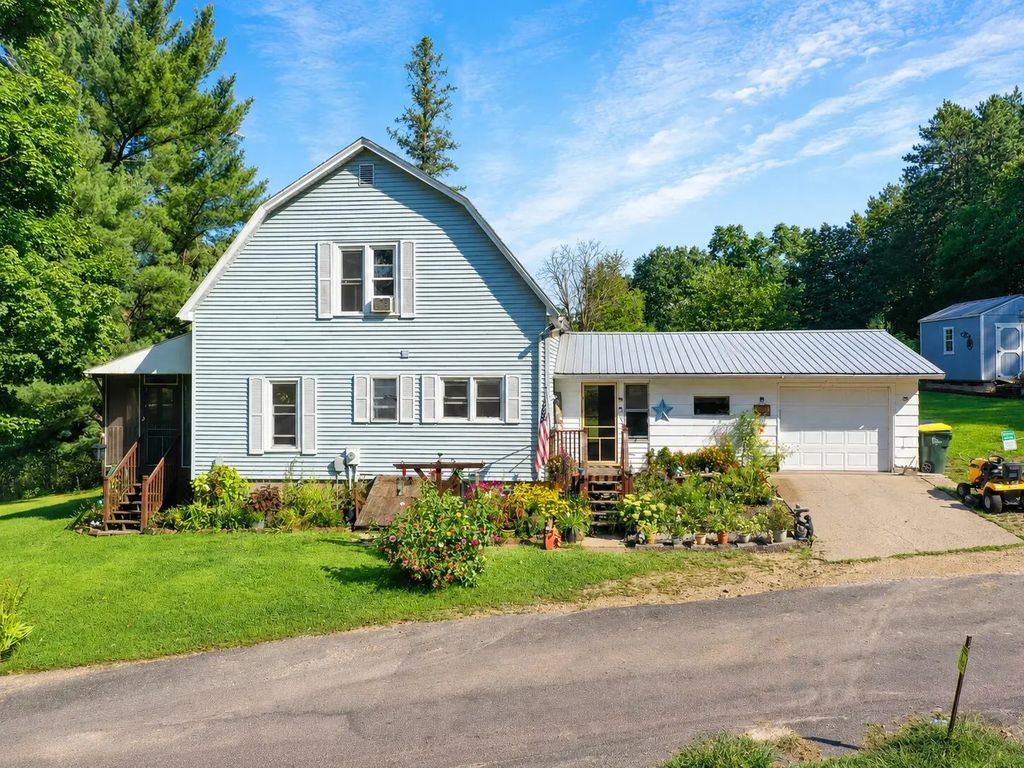 11832 3rd St, Soldiers Grove