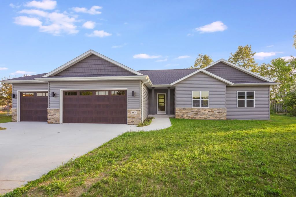 4631 Ridge Ct, Manitowoc