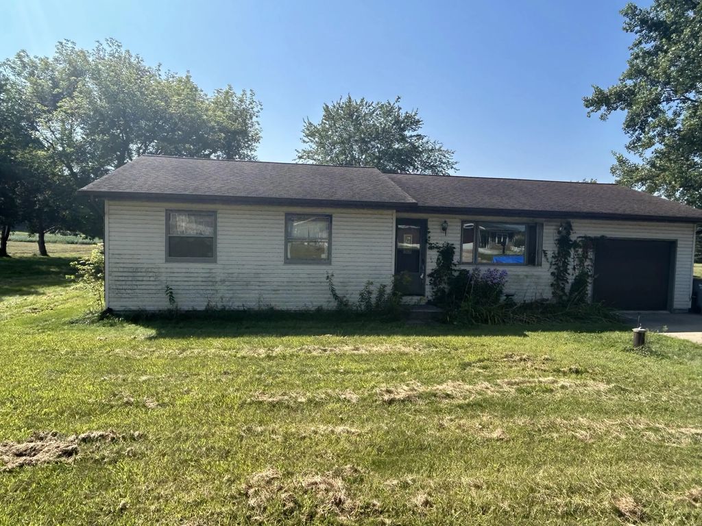 W7673 Castle Mound Rd, Holland