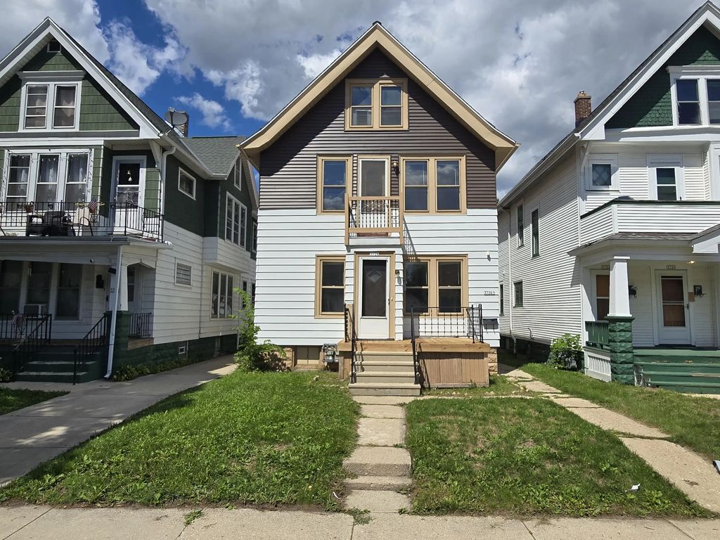 3726 W Dorothy Pl 3726a, Milwaukee