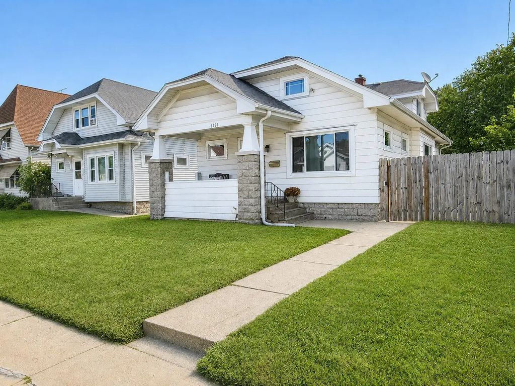 1525 Arthur Ave, Racine
