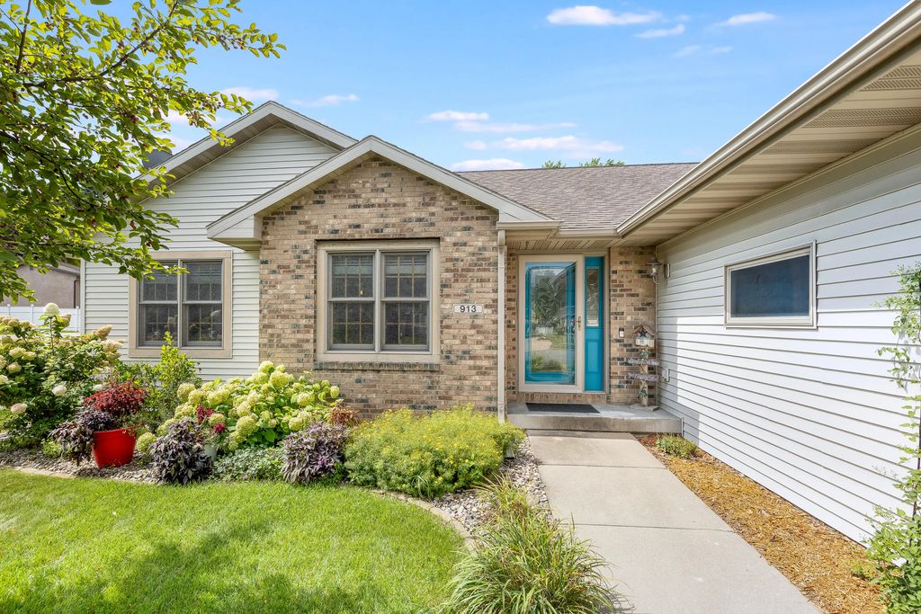 913 Oak Ave N, Onalaska