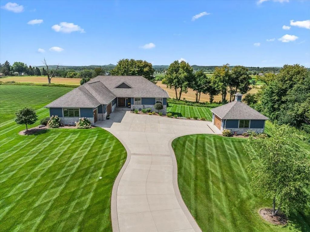 2177 Elsies Dr, Richfield
