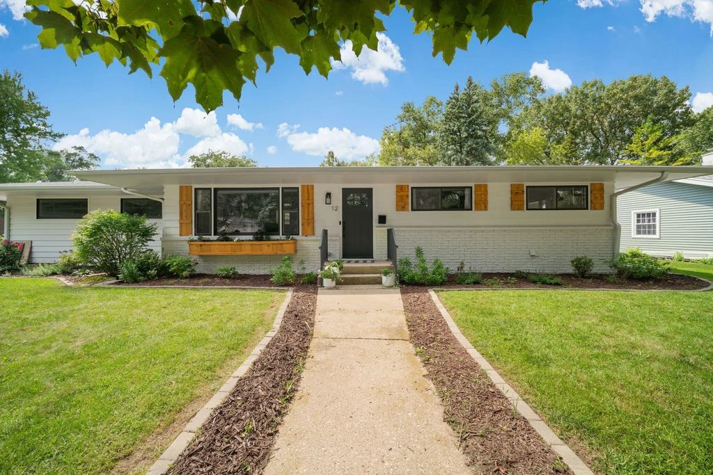 12 Ridgway St, Elkhorn