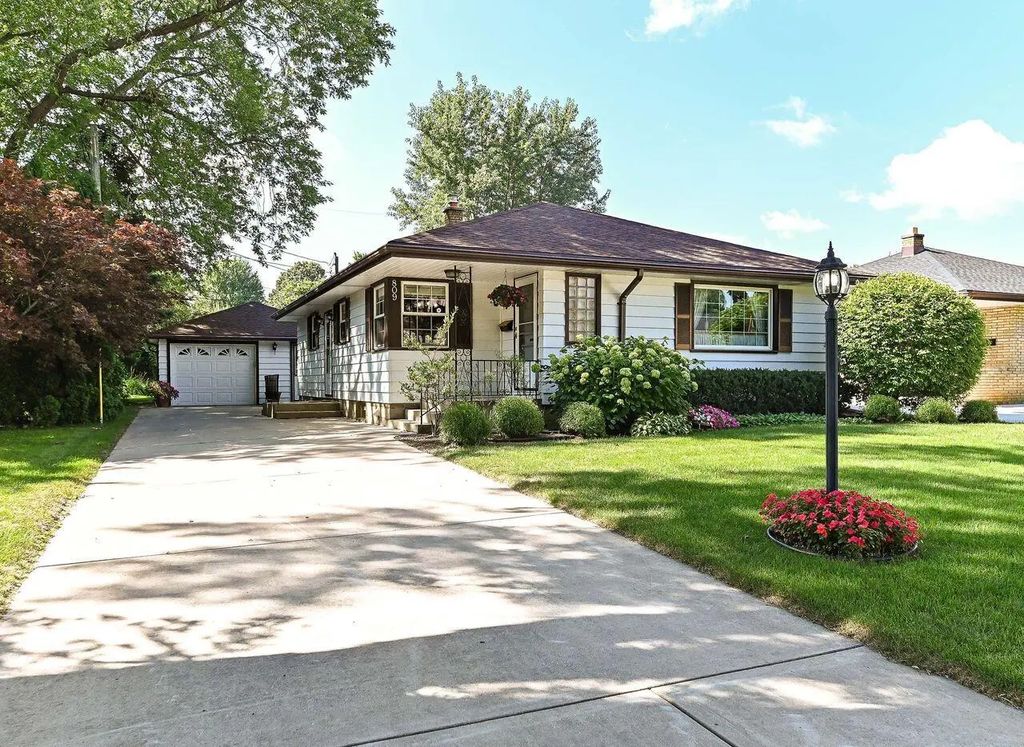 809 Mackinac Ave, South Milwaukee
