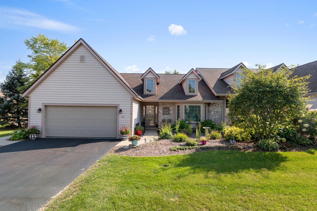 2081 Upper Ridge Rd, Port Washington