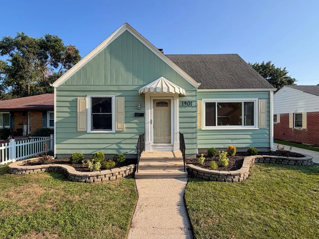 1901 74th Pl, Kenosha