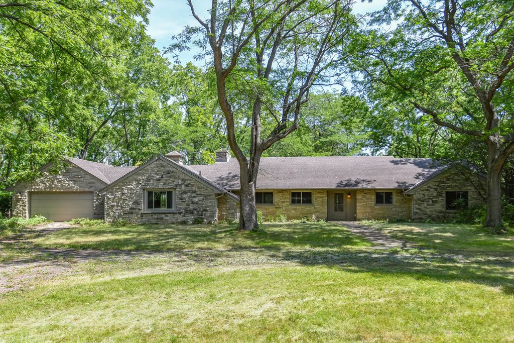 W269s3178 Merrill Hills Rd, Waukesha