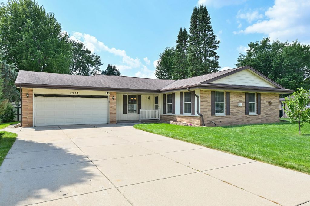 5625 S Monaco Pl, Hales Corners