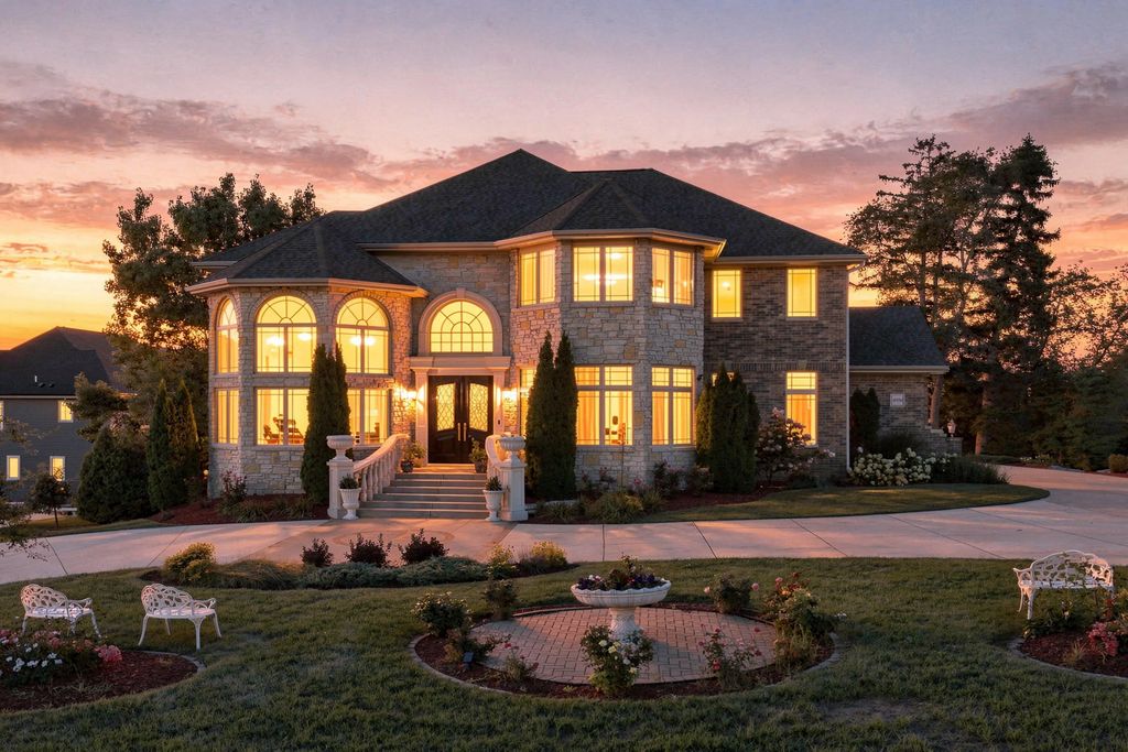 18250 Prairie Falcon Ln, Brookfield