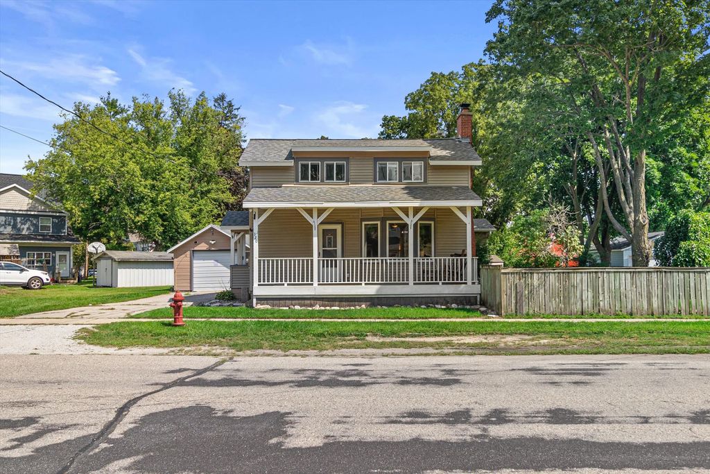 320 N Fourth St, Palmyra