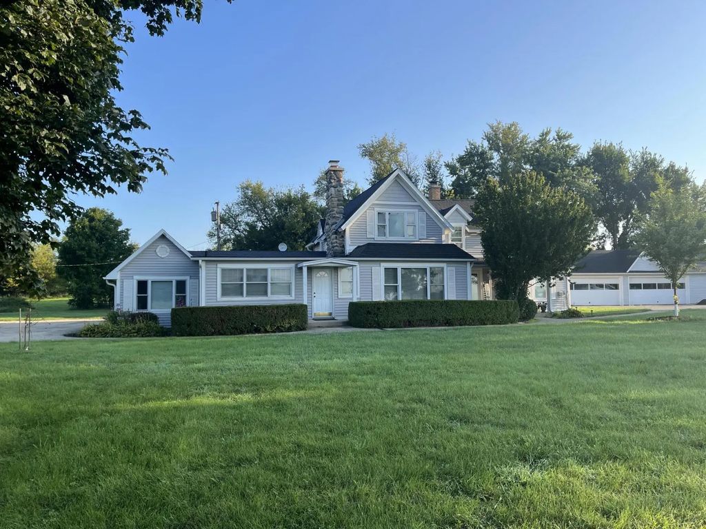 W5226 County Road B - West Unit, Walworth