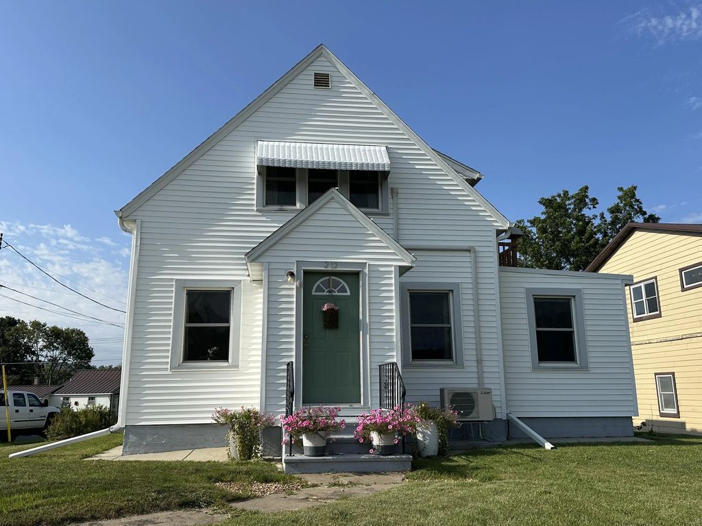 212 Main St, Hokah