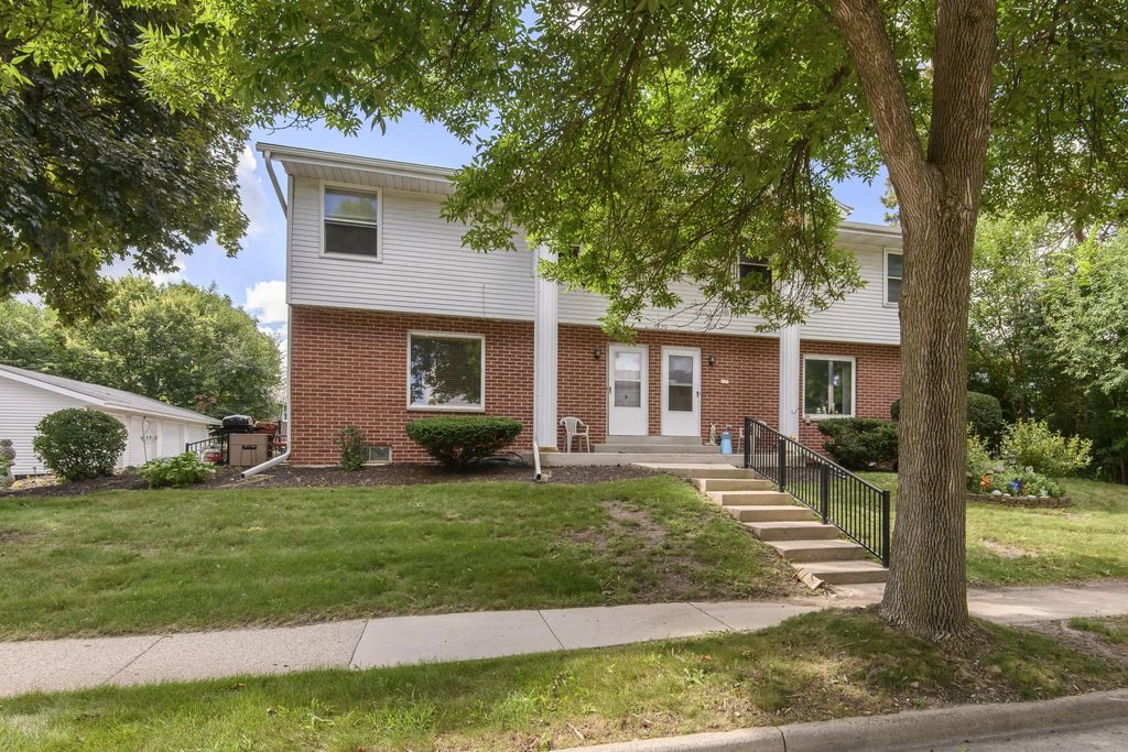 1320 Camden Way 2, Waukesha