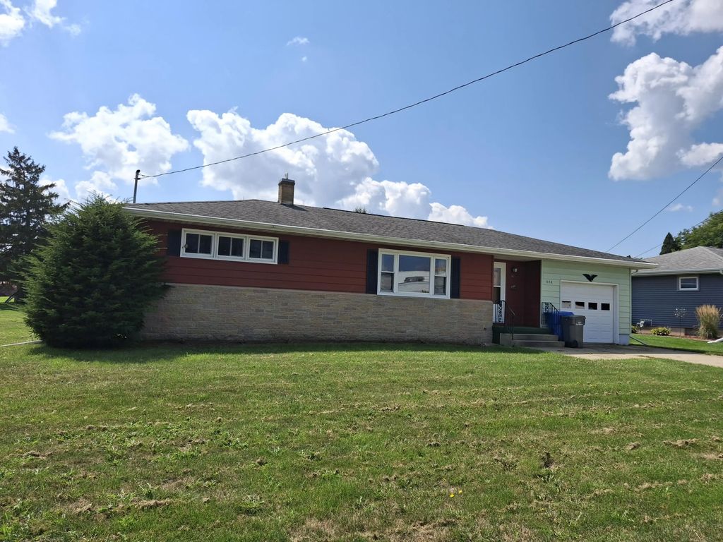 863 West St, Watertown