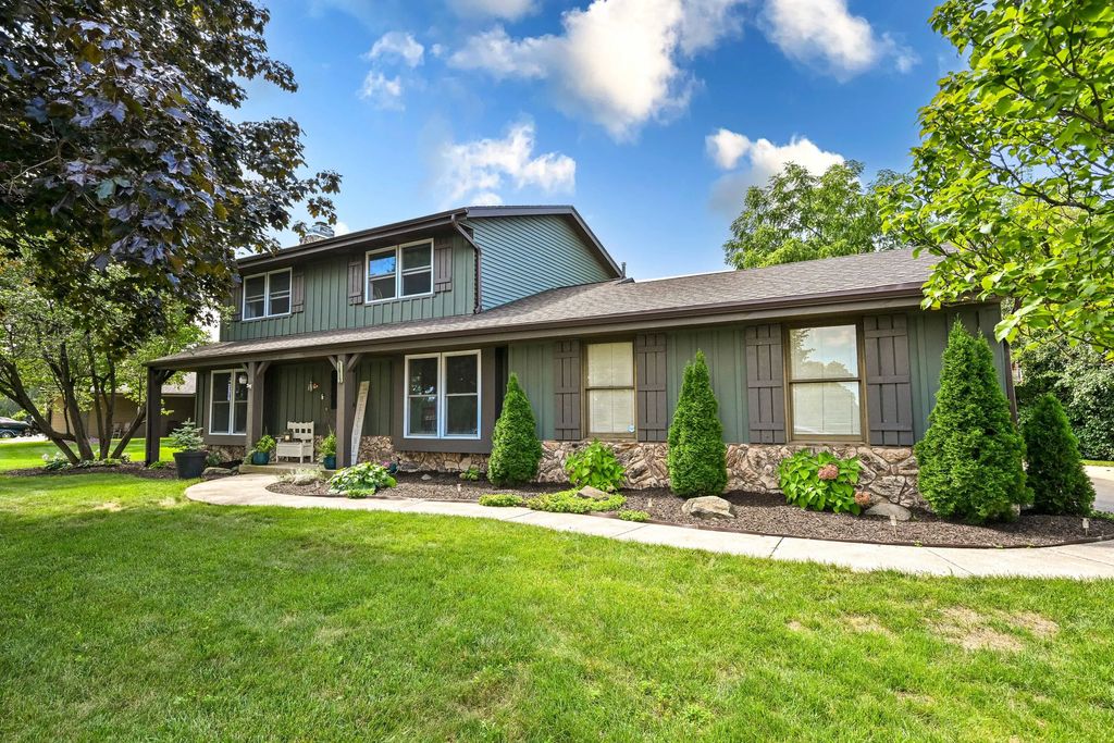 7613 S 83rd St, Franklin