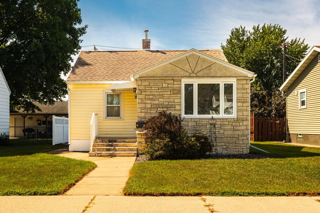 1814 19th St S, La Crosse