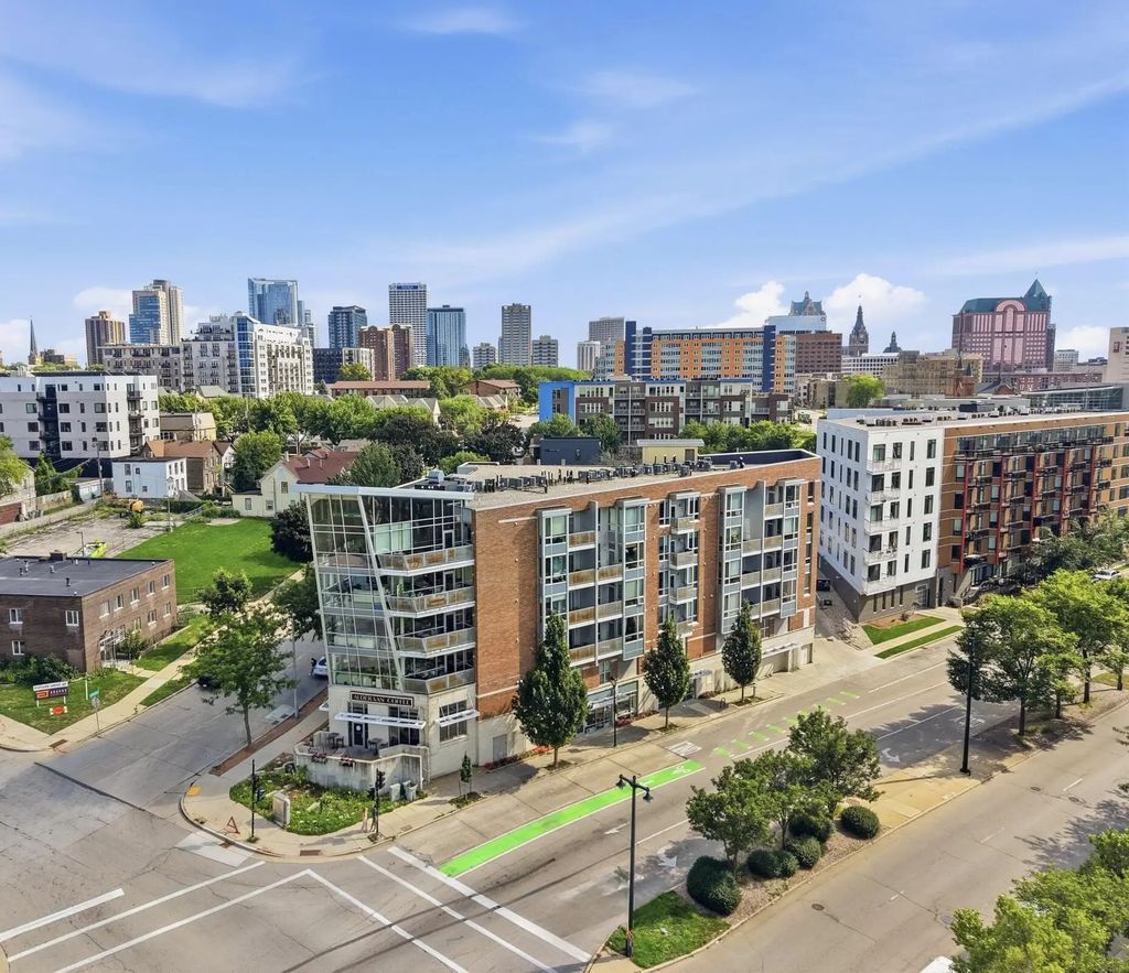 1541 N Jefferson St 304, Milwaukee