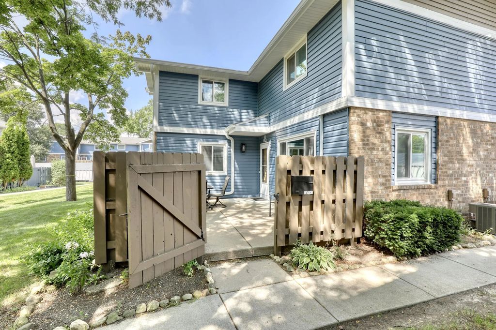 N76w14539 North Point Ct, Menomonee Falls