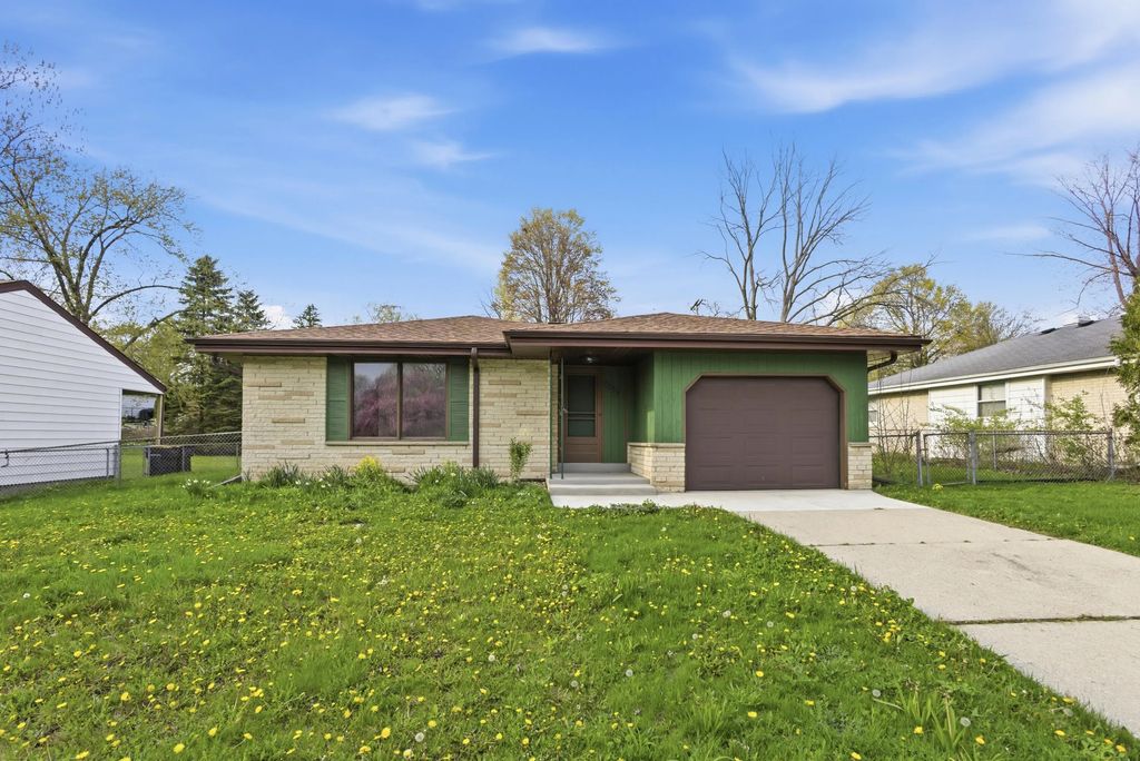 5314 W Nokomis Rd, Brown Deer