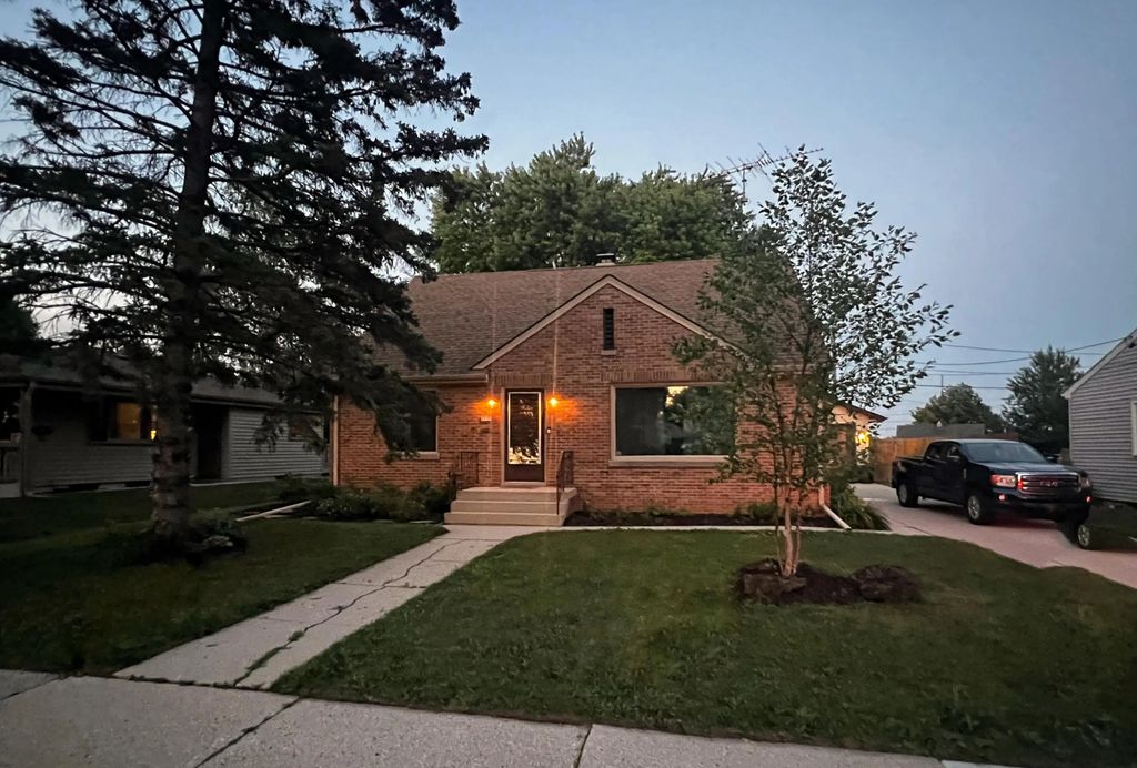 1719 S 21st St, Sheboygan