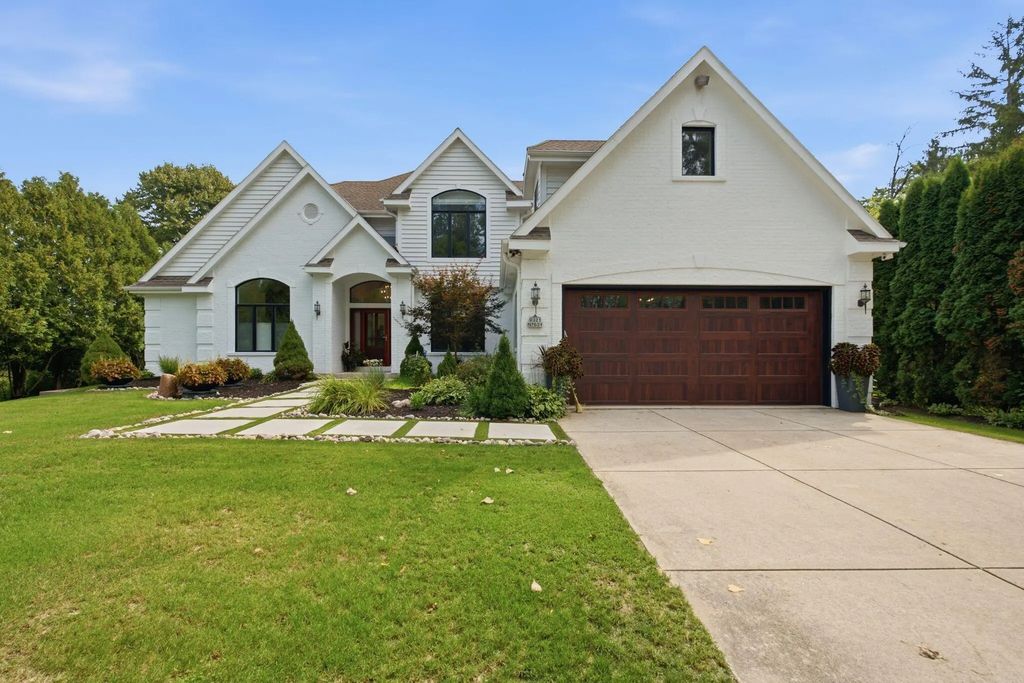 W321n7631 Silver Spring Dr, Merton