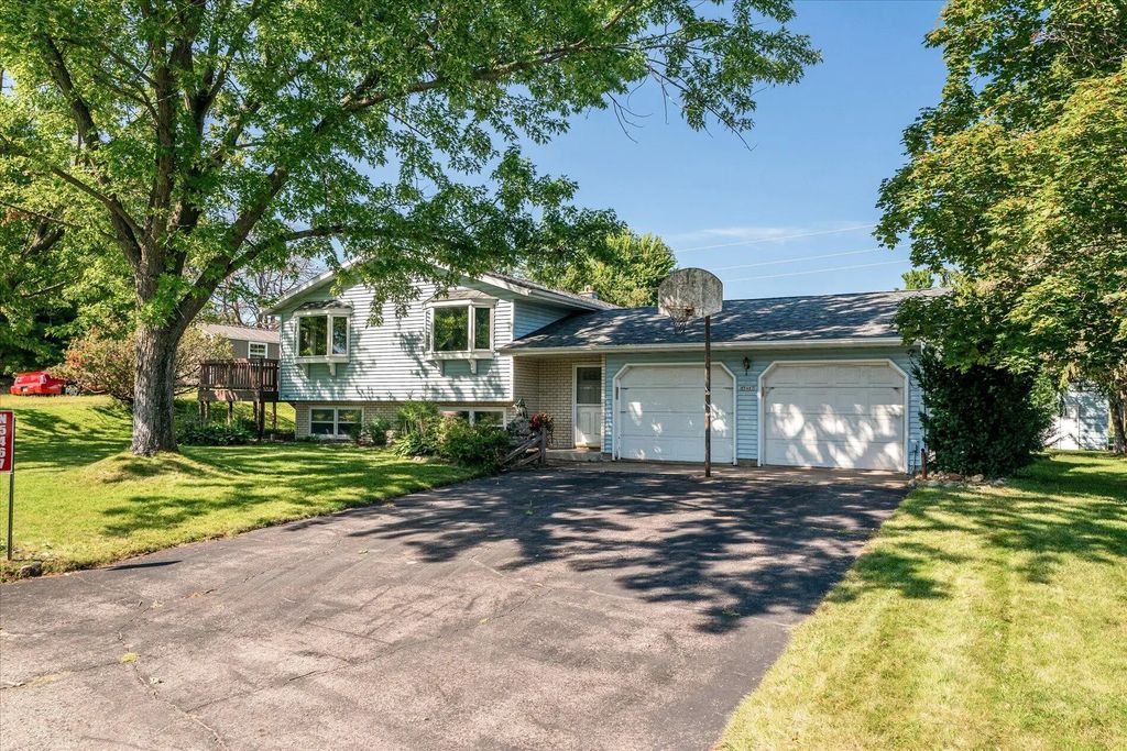 N5467 Penney Ln, Onalaska