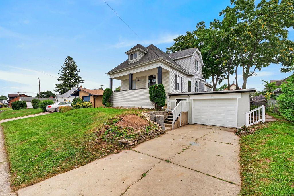 2423 Cleveland Pl, South Milwaukee