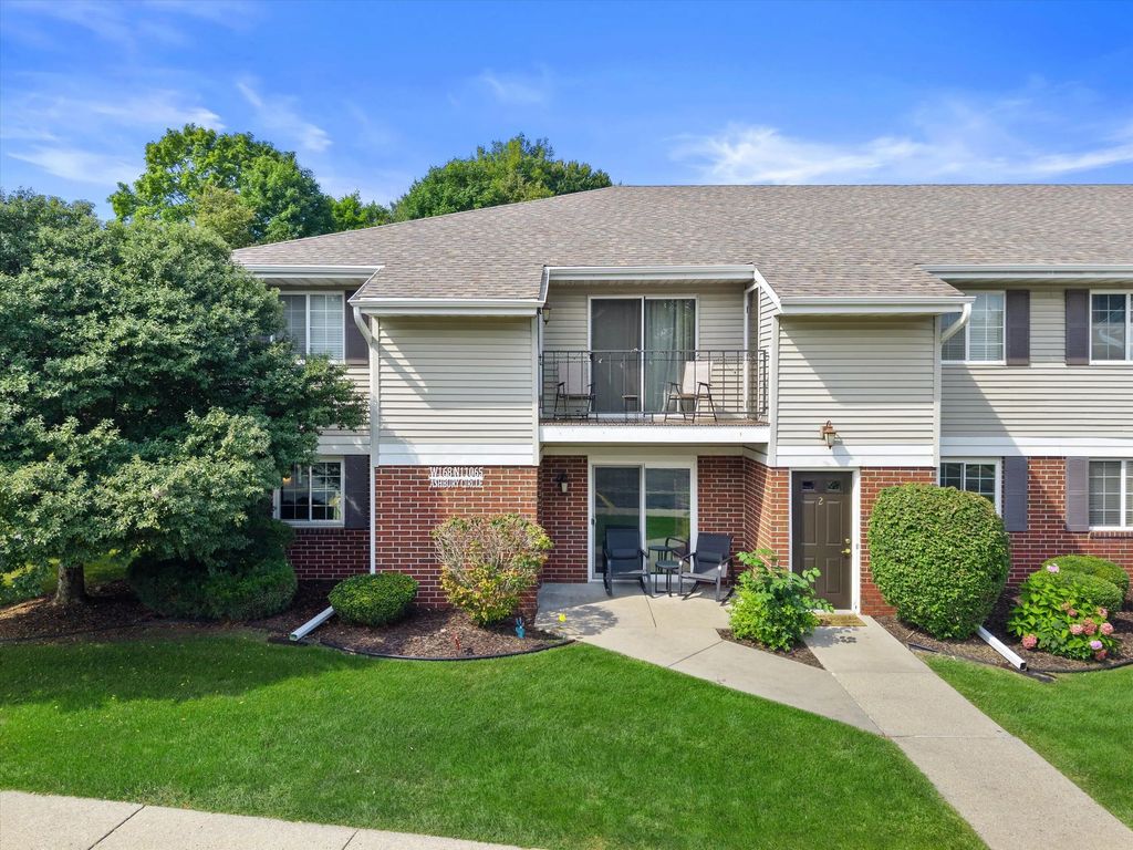 W168n11065 Ashbury Cir 1, Germantown