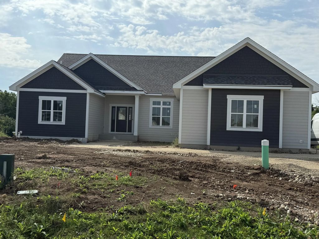 9744 N Migratory Ct, Mequon