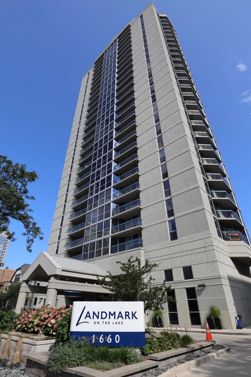 1660 N Prospect Ave 2201, Milwaukee