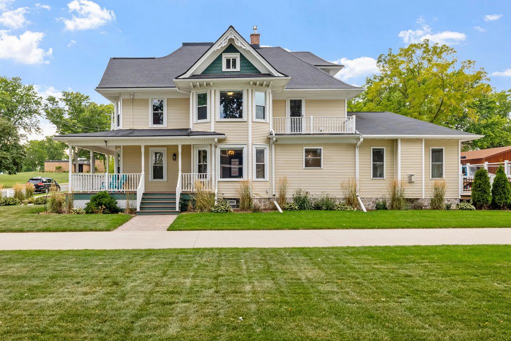 40 W Van Altena Ave, Cedar Grove