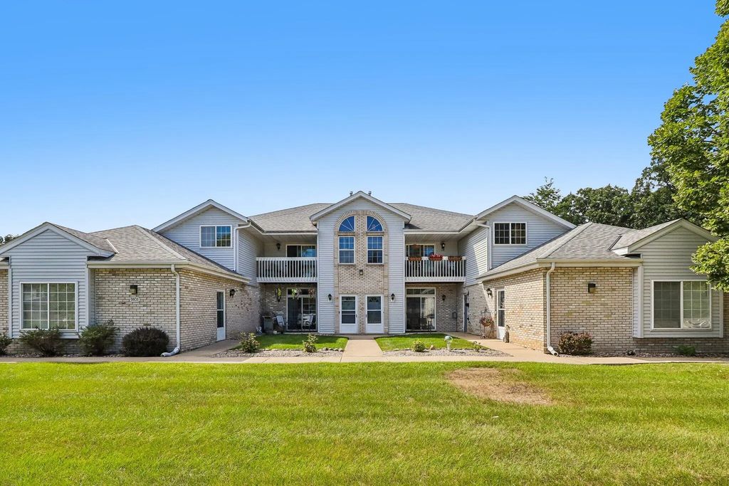 9101 S Aspen Dr 2, Oak Creek