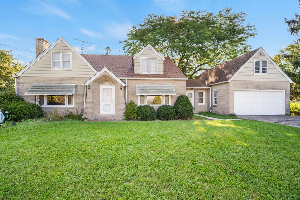 6882 County Highway W -, Addison