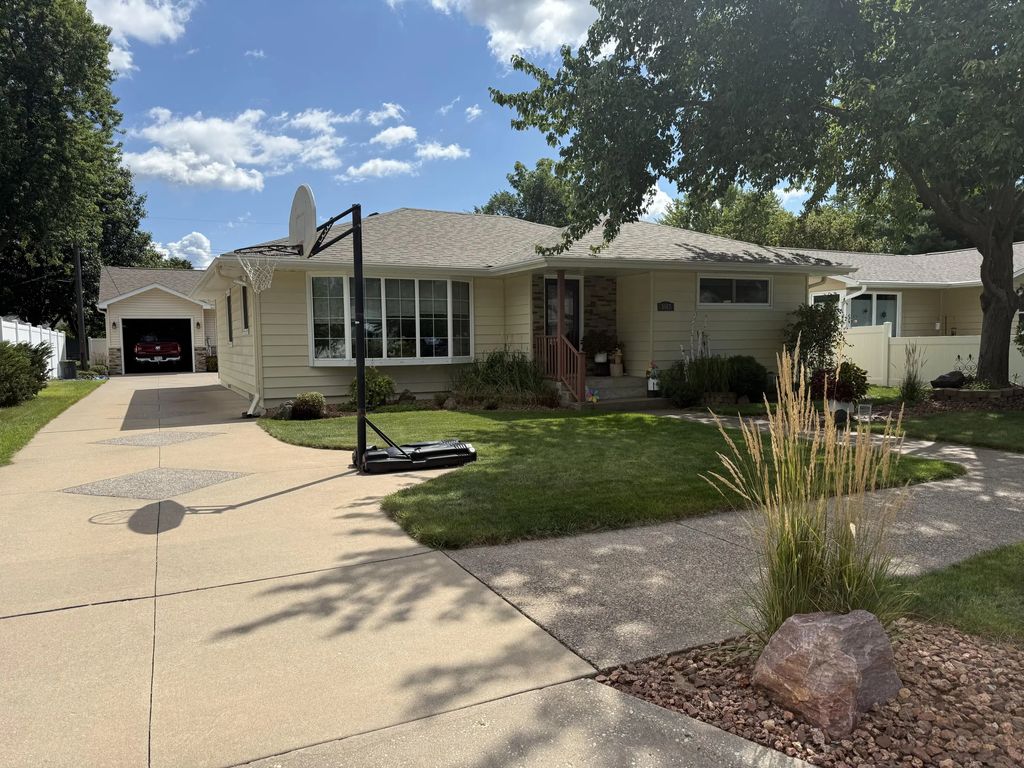 3167 26th St S, La Crosse