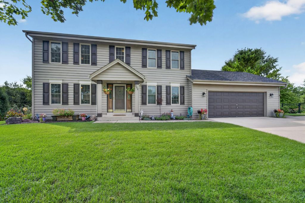 302 Margaret Ct, Burlington