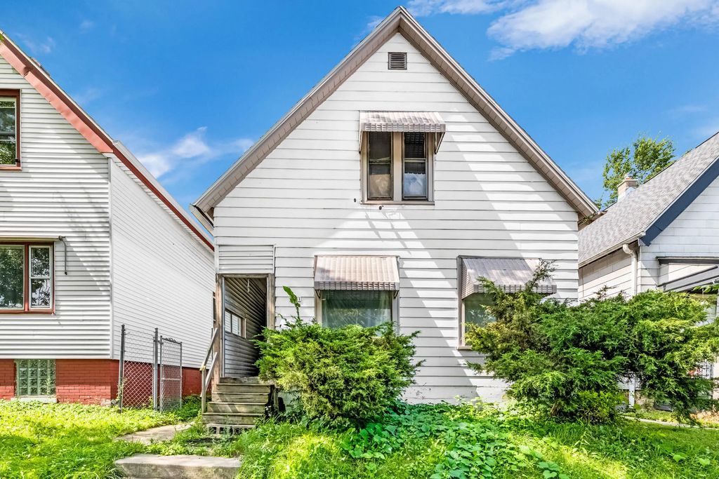3531 N 8th St, Milwaukee
