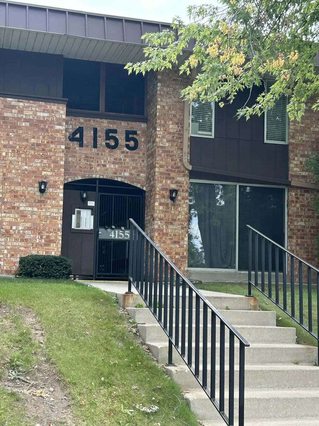 4155 W Rivers Edge Cir 10, Brown Deer