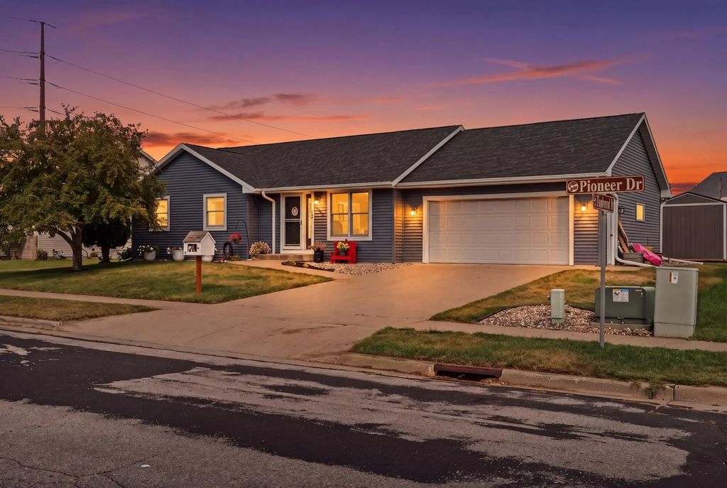 603 Pioneer Dr, Holmen