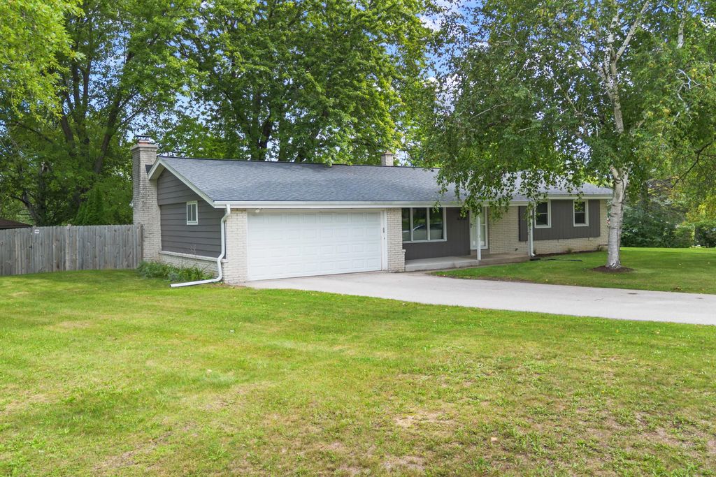 6390 W Wabash Ave, Brown Deer