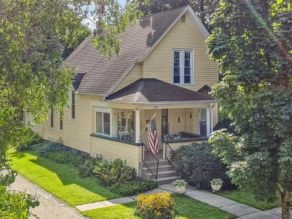 117 N Fourth St, Delavan