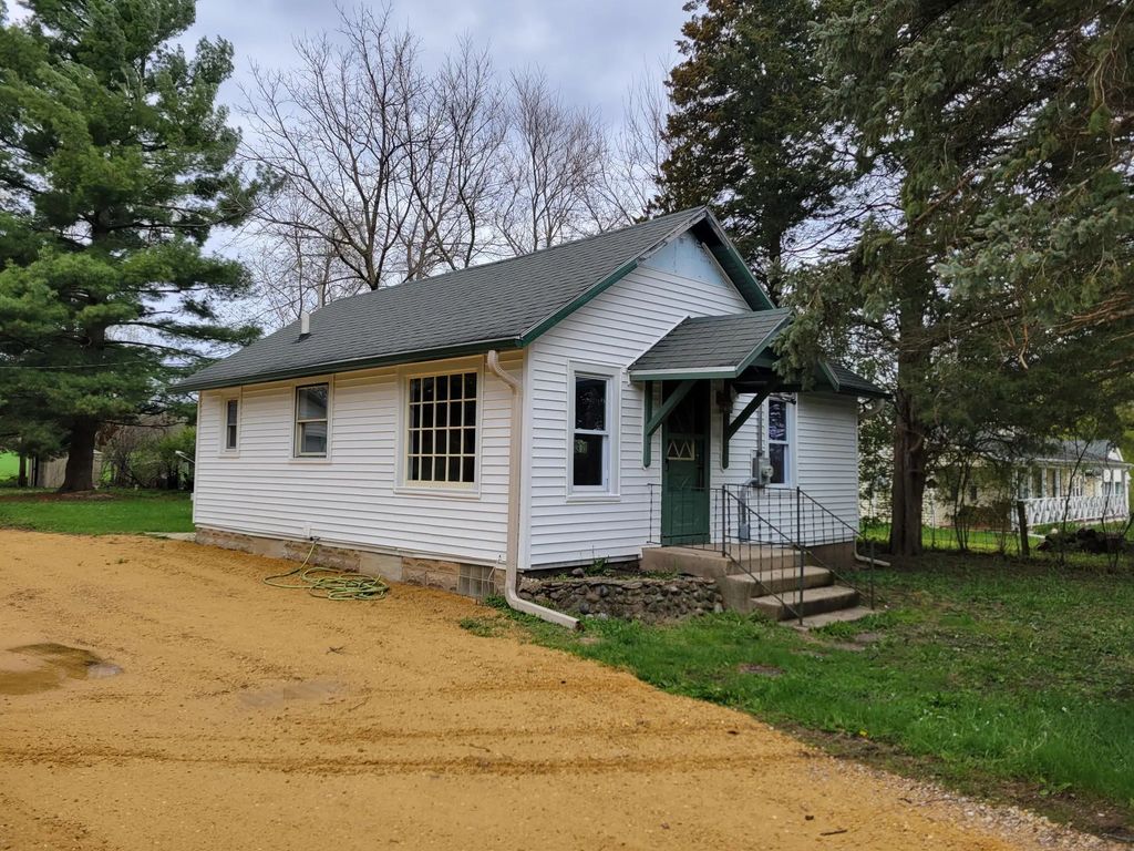 4727 Dam Rd 1, Delavan