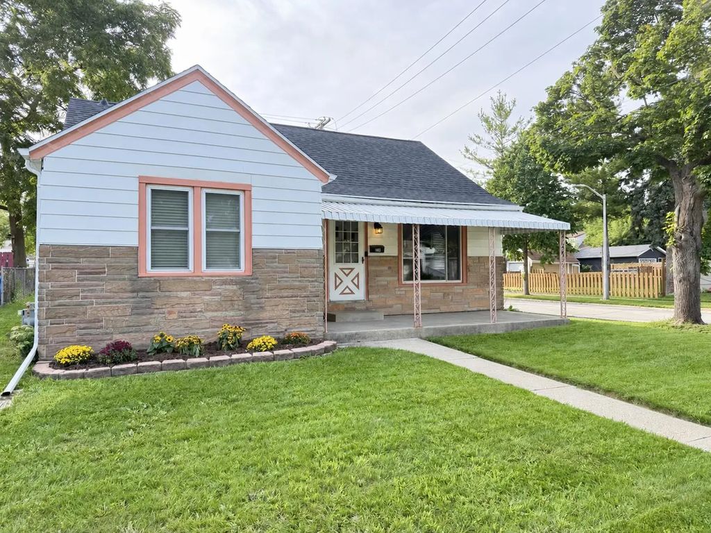 1603 S 92nd St, West Allis