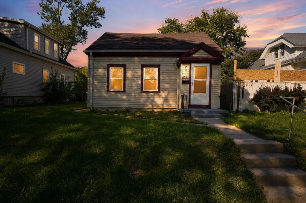 5521 N 33rd St Milwaukee -, Adams