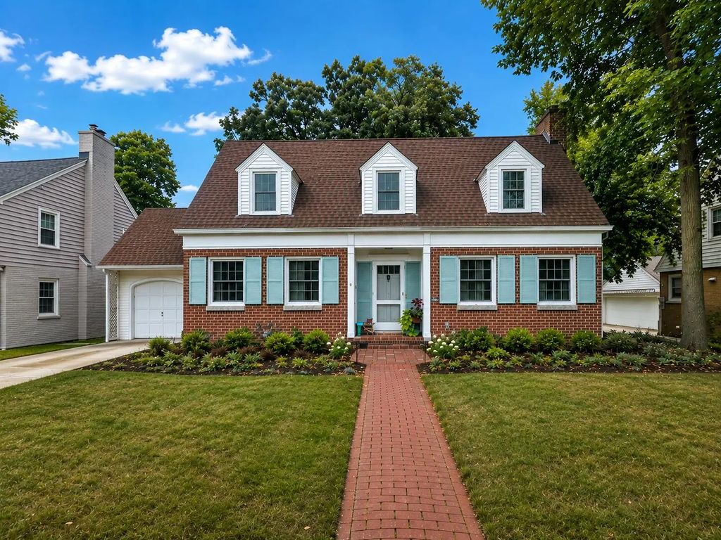 154 N 88th St, Wauwatosa